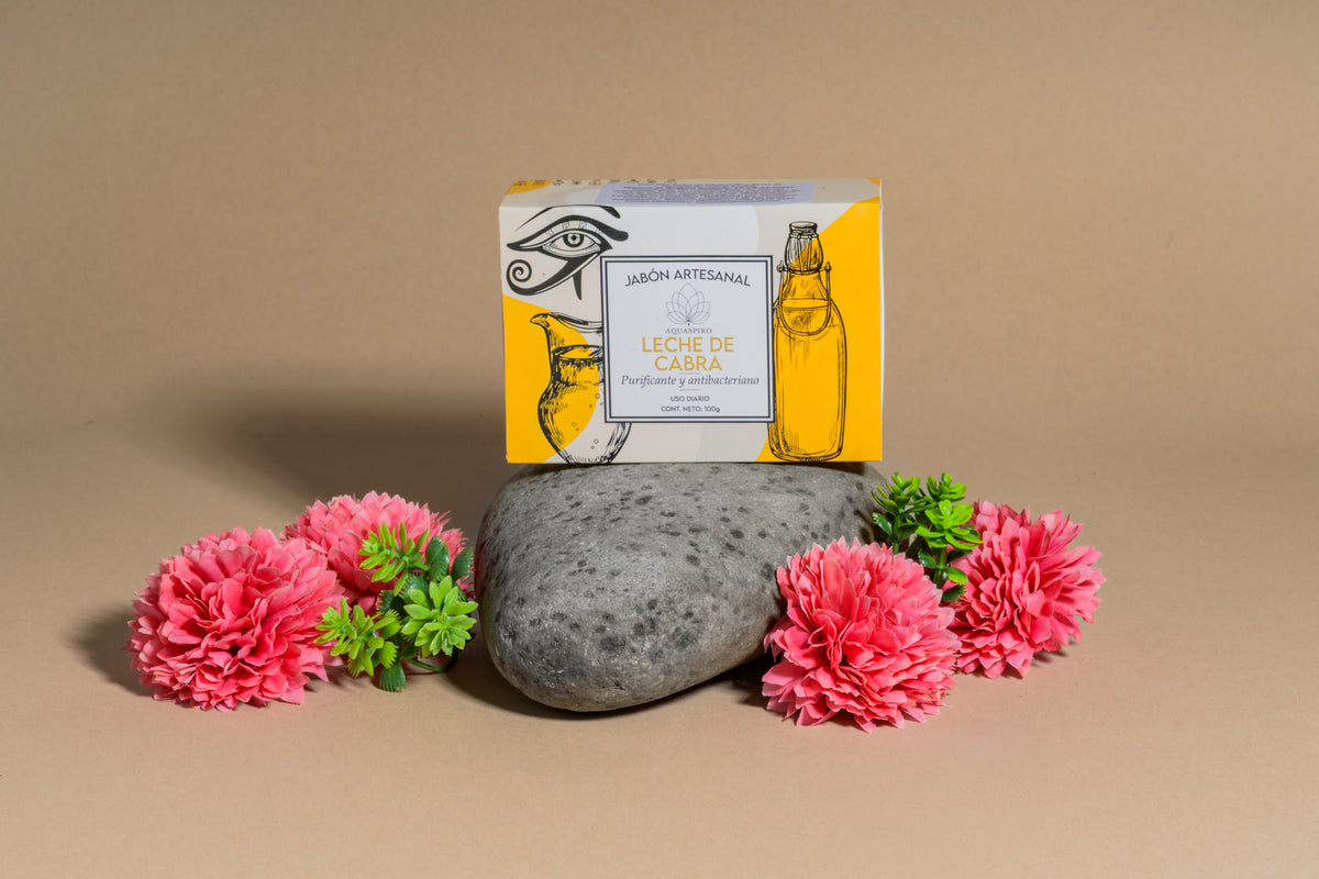 Jabón Artesanal de Arcilla con leche de cabra, regenerador y antioxidante, 100g
